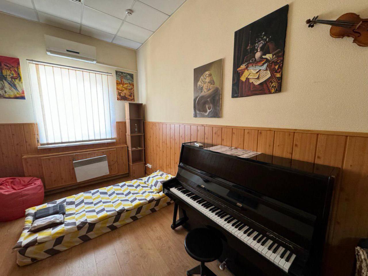 Hotel Арт-Вокзал Krywyj Rih Zimmer foto
